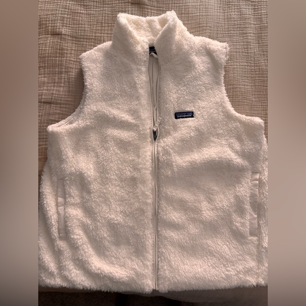 Women’s Extra Large Patagonia Cream Fleece Jacket